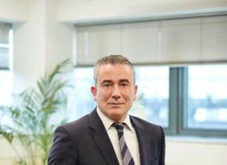 Ο Έλληνας CEO που οδηγεί τη μετοχή της εταιρείας του σε ράλι 700%
