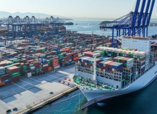 Η κρίση στην Ερυθρά Θάλασσα επηρεάζει τον Πειραιά: -12,7% η διακίνηση τον Ιανουάριο στην PCT