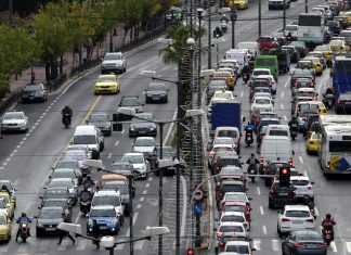 Τέλη κυκλοφορίας: Σχέδιο για αλλαγές και απόσυρση ΙΧ