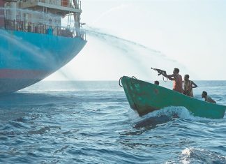 Ναυτιλία: Τι αλλάζει στην ασφάλεια των πλοίων – Αυξημένη ζήτηση για ενόπλους και συμβουλές