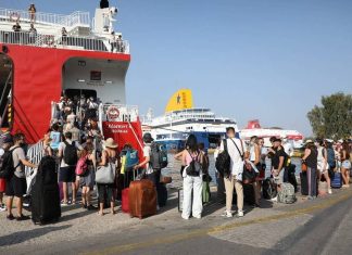 Ακτοπλοϊκά: Απαγορευτικές για πολλούς οι διακοπές
