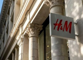 H&M: Tι απαντά για τα 4 λουκέτα στα καταστήματά της