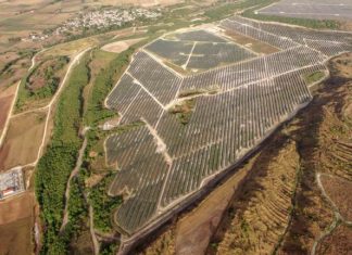 Όμιλος AVAX: Σύμβαση 42,9 εκατ. ευρώ με ΔΕΗ Ανανεώσιμες για φωτοβολταϊκό σταθμό 125MW στη Μεγαλόπολη