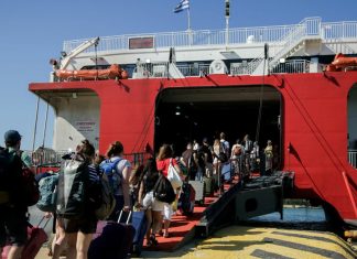 Ακτοπλοϊκά εισιτήρια: Στα ύψη η τιμή τους