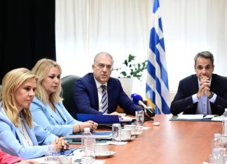 Η στρατηγική Θεοδωρικάκου για τη μείωση των τιμών