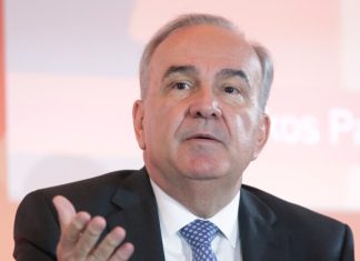 Παπαθανάσης: Καμία επιπλέον έκτακτη φορολογία σε επιχειρήσεις