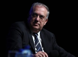Συναντήσεις Θεοδωρικάκου με επιχειρηματίες με στόχο τη μείωση των τιμών