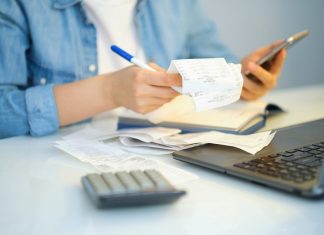 Καταργείται το τέλος επιτηδεύματος και για τους ελεύθερους επαγγελματίες με μπλοκάκια