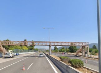 Γκρεμίζεται η επικίνδυνη πεζογέφυρα στην Εθνική Οδό Αθηνών-Λαμίας -Σε ποιο σημείο βρίσκεται