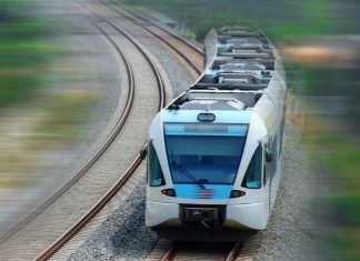 Σιδηρόδρομος: Πώς μετά από 24 δισ. το τρένο πάει πιο αργά από Αθήνα στη Θεσσαλονίκη