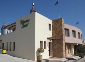 «Κάμπος Χίου»: Στη Λάρισα θα συνεχιστεί η παραγωγική διαδικασία του δημοφιλούς brand χυμών ψυγείου που αγόρασε η οικογένεια Σαράντη