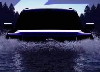 Δείτε το πολυτελές SUV που κολυμπάει (+video)