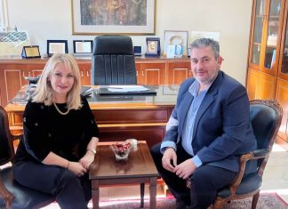 Ανταλλαγή ευχών της Υφυπουργού Ανάπτυξης Άννας Μάνη-Παπαδημητρίου με τον Πρόεδρο του Επιμελητηρίου Πιερίας Κ. Πίτσια