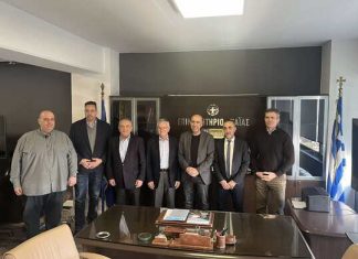 Στα γραφεία του Επιμελητηρίου Αχαΐας ο πρόεδρος του ΕΒΕΑ Γιάννης Μπρατάκος