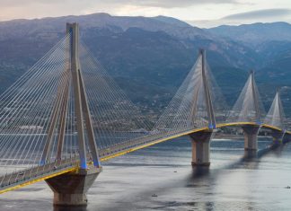 Ρίο-Αντίρριο: Από γέφυρα ή με το ferry και 17 ευρώ στην τσέπη;