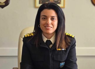Μαριάννα Δαλεζίου: Η πρώτη γυναίκα που αναλαμβάνει το Λιμεναρχείο Σύρου