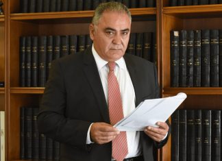Χατζηθεοδοσίου (ΕΕΑ): Υποταγή της ΕΕ στους δασμούς Τραμπ – Σύντομα θα μιλάμε για μία νέα ύφεση