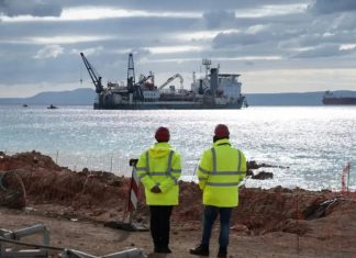 Σύννεφα πάνω από τη νέα ηλεκτρική διασύνδεση Ελλάδας-Ιταλίας