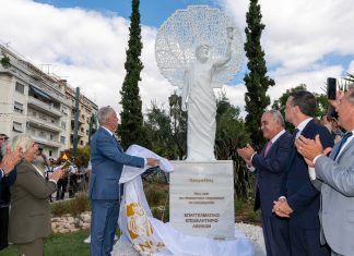 ΕΕΑ: Αποκαλυπτήρια του πρώτου αγάλματος αφιερωμένου στους μικρομεσαίους από τον Πρόεδρο της Δημοκρατίας