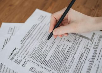 Τι προβλέπει η νέα Οδηγία 2023/2225 για τις χρεώσεις στις δόσεις ασφαλίστρων ζωής