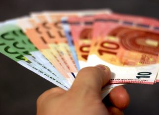 Πότε θα καταβληθούν οι ενισχύσεις Νοεμβρίου: Οι δικαιούχοι, τα ποσά και τι θα γίνει με όσους δεν συμπλήρωσαν τον κωδικό 081 για την επιστροφή ενοικίου