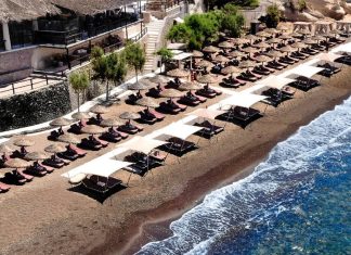 Το mega beach club που θέλει η Royal Caribbean στη Σαντορίνη και οι αντιδράσεις