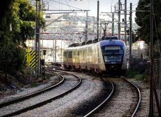 Αιχμάλωτοι στις Ράγες: Πώς οδηγήθηκε στην απαξίωση ο ελληνικός σιδηρόδρομος – Τα σημεία καμπής