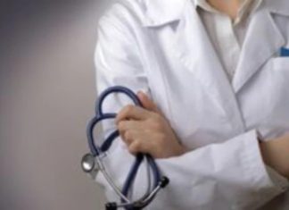 Γιατροί: Θα αυξηθεί η αμοιβή για την επίσκεψη σε συμβεβλημένους με τον ΕΟΠΥΥ