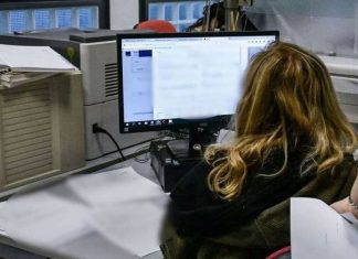 Πρώτες αυξήσεις στους μισθούς από τη φορολογική μεταρρύθμιση – Νέοι και οικογένειες οι μεγάλοι κερδισμένοι