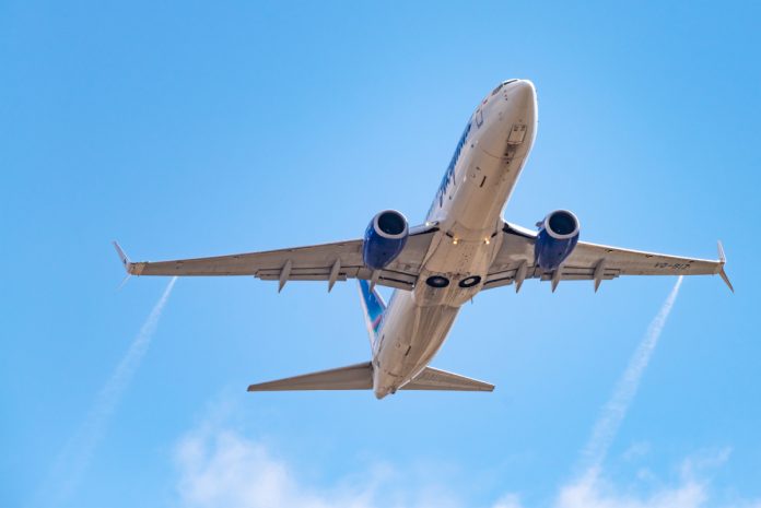 Novosibirsk,,Russia,-,April,27,,2018:,Boeing,737-86n,Vq-biz,Yakutia
