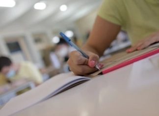 Το Εθνικό Απολυτήριο στο προσκήνιο – Σύσκεψη υπό τον πρωθυπουργό