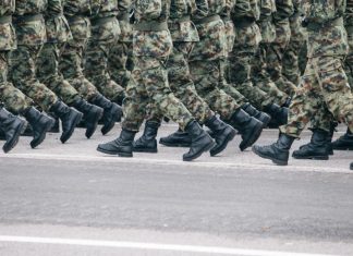 Στρατιωτική θητεία: Τι αλλάζει από σήμερα – Ποιοι θα υπηρετούν εννέα μήνες