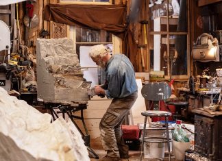 Στους 300.000 οι εργαζόμενοι συνταξιούχοι – Τι αλλάζει και γιατί επιστρέφουν στην αγορά εργασίας