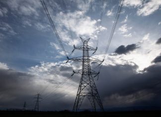 Ρεύμα: Ενδείξεις «ψυχραιμίας» λόγω ΑΠΕ στο Χρηματιστήριο Ενέργειας