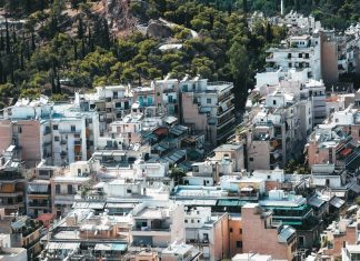 Στεγαστική κρίση: Νέοι 25-35 ετών, ενοικιαστές και κάτοικοι της Αθήνας δέχονται τη μεγαλύτερη πίεση