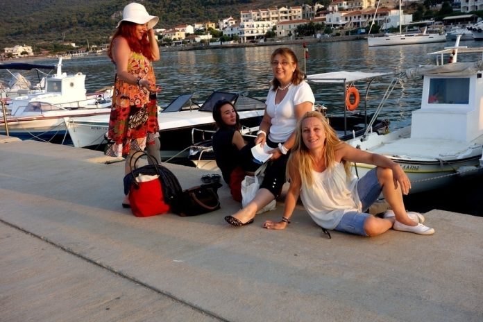 2.Tourismos_gia_olous