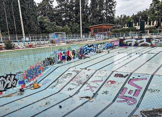 Το διαλυμένο Ολυμπιακό Κολυμβητήριο λίγο πριν ξεκινήσει η ανακατασκευή του