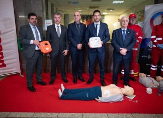 Με απινιδωτές εξοπλίζεται το Μετρό της Αθήνας – Χορηγία της Διαμαντής Μασούτης Α.Ε.