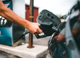 Παρατείνεται για ένα μήνα η επιδότησης στο πετρέλαιο κίνησης – Τέλη Ιουνίου η έκτακτη οικονομική ενίσχυση 150 ευρώ για κάθε παιδί