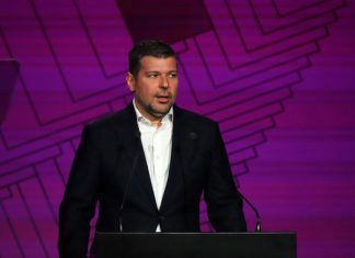 ΔΕΗ και Vodafone ενώνουν δυνάμεις στις οπτικές ίνες – Τι ετοιμάζουν