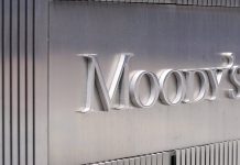 Moody’s: Αναβάθμισε σε θετικές τις προοπτικές της Alpha Bank και της Τράπεζας Πειραιώς