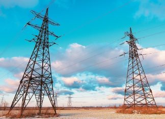 Ρεύμα: Ο στόχος των 17 λεπτών η κιλοβατώρα και ο κυβερνητικός δρόμος για χαμηλότερο λογαριασμό στην τριετία