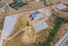 HELLENiQ ENERGY: Γκάζι στις μπαταρίες, καμπανάκι για τις καθυστερήσεις